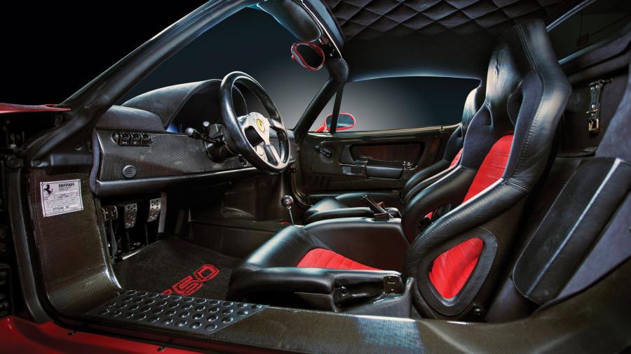 Интерьер Ferrari F50 owned by Mike Tyson 1995 года  (фото 30 из 33)